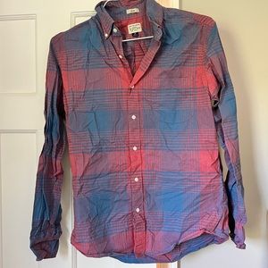 Men’s casual button down slim fit shirt